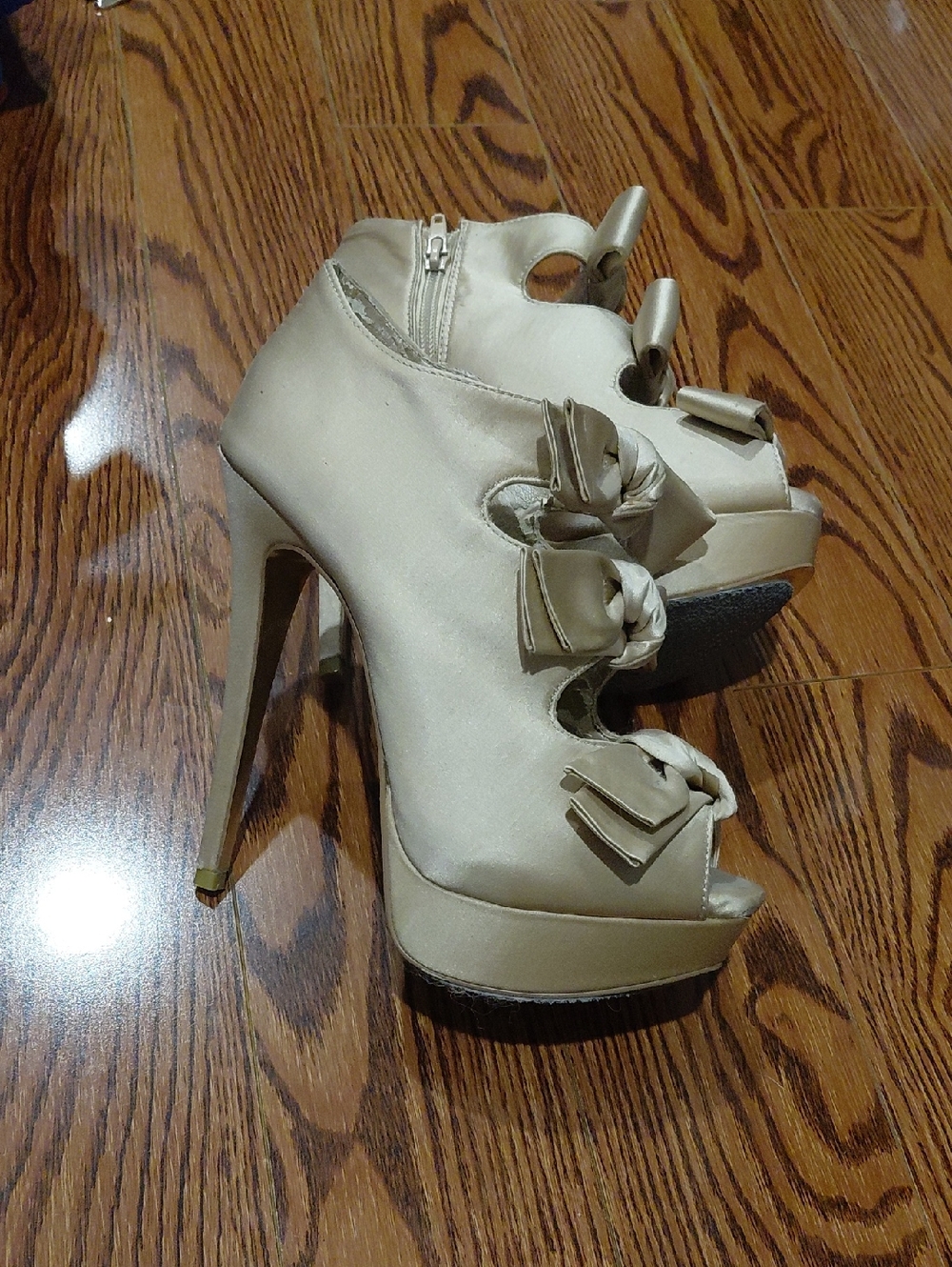 Steve Madden Cream Satin Bow Peep-Toe Platform Heels